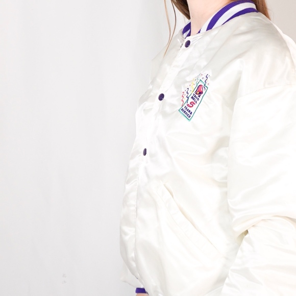 Taco Bell Rare White Bomber Jacket 5 Year Embroide - Picture 6 of 8